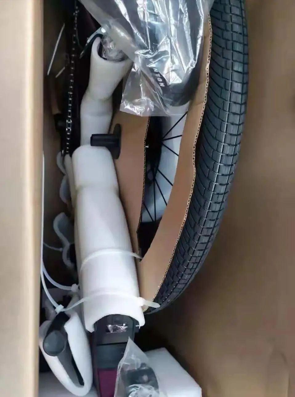 中港鋰<a href='http://m.dogcrazzzy.com' title='電池海運' >電池海運</a>